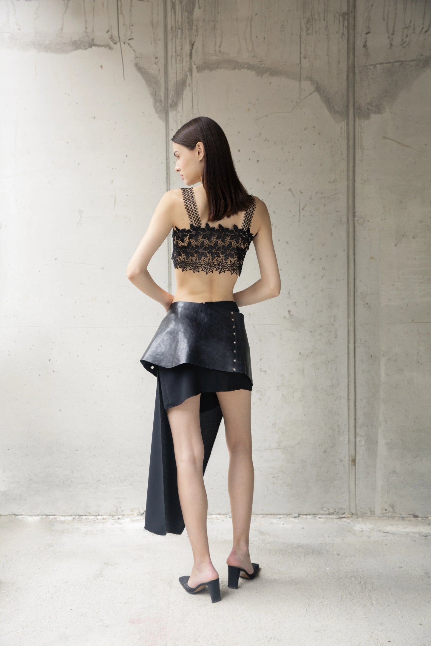 Asymmetric Skirt Black
